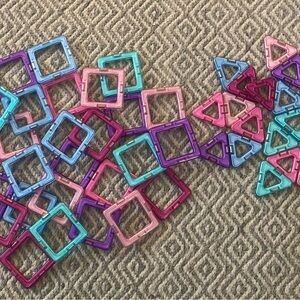 Magformers Set of 50 - Pink, Purple, Blue Squares & Triangles